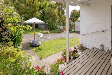 Photo of property in 13 Awatea Avenue, Paraparaumu, 5032