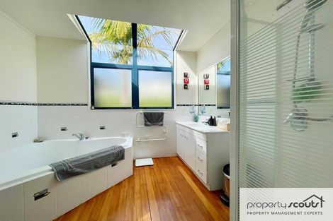 Photo of property in 98 Gover Street, New Plymouth, 4310