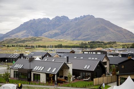 Photo of property in 9 Plough Street, Jacks Point, 9371