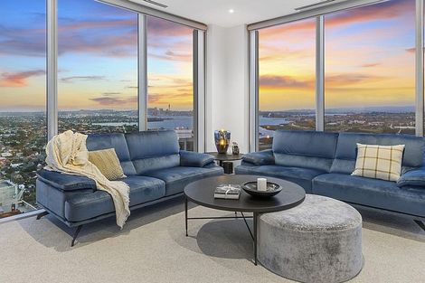 Photo of property in Sentinel Apartments, 2403/3 Northcroft Street, Takapuna, Auckland, 0622