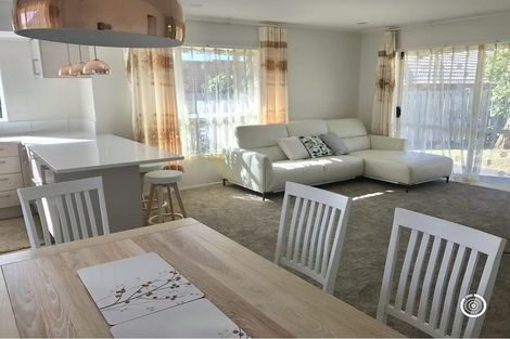 Photo of property in 15 Robin Brooke Drive, Flat Bush, Auckland, 2019