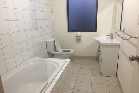 Photo of property in 9 Woodall Place, Totara Vale, Auckland, 0627