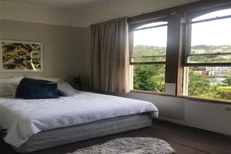 Photo of property in 28 Maarama Crescent, Aro Valley, Wellington, 6021