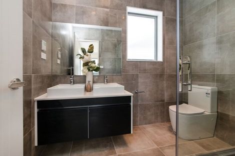 Photo of property in 1 Fred White Drive, Kumeu, 0810