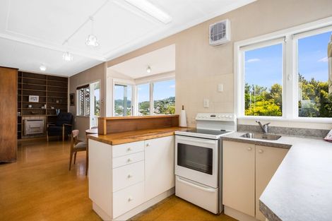Photo of property in 97 Northland Road, Northland, Wellington, 6012