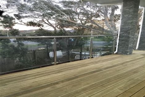 Photo of property in 4223a Great North Road, Glendene, Auckland, 0602