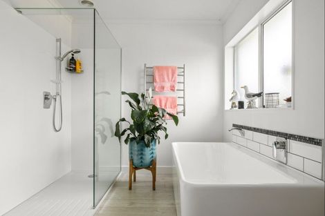 Photo of property in 11 Dryden Street, Whataupoko, Gisborne, 4010