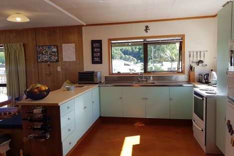 Photo of property in 16 Wharua Road, Oakura, Hikurangi, 0184