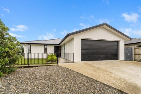 Photo of property in 1 Seagrass Place, Otaki Beach, Otaki, 5512