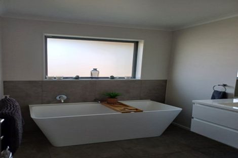 Photo of property in 32 Catalina Crescent, Burleigh, Blenheim, 7201