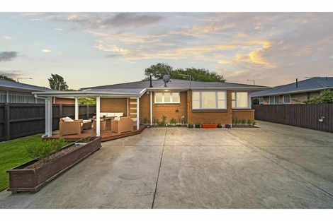 Photo of property in 108 Wainoni Road, Avondale, Christchurch, 8061