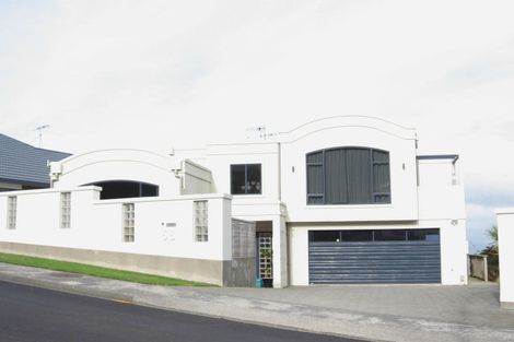 Photo of property in 58 Dress Circle, Newlands, Wellington, 6037