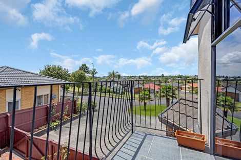 Photo of property in 8 Chardonnay Rise, Henderson, Auckland, 0612