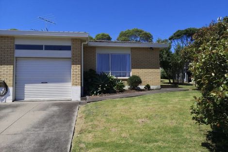 Photo of property in 12 Carl Place, Unsworth Heights, Auckland, 0632