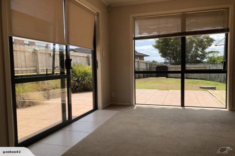 Photo of property in 28 Toomer Place, Beachlands, Auckland, 2018