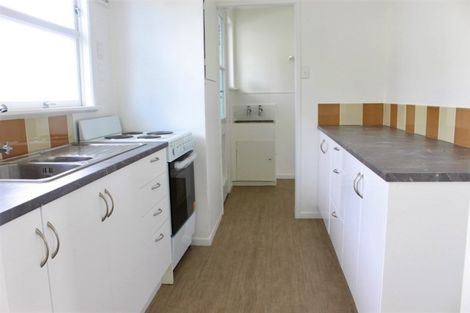 Photo of property in 27 Point England Road, Point England, Auckland, 1072