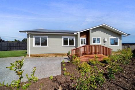 Photo of property in 25 Maple Crescent, Whalers Gate, New Plymouth, 4310