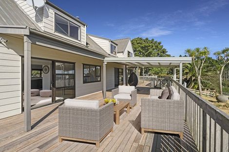 Photo of property in 390 Paremoremo Road, Paremoremo, Auckland, 0632