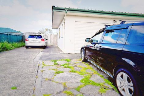 Photo of property in 67 Lincoln Park Avenue, Massey, Auckland, 0614