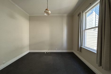 Photo of property in 30 Hargreaves Street, Mount Cook, Wellington, 6021