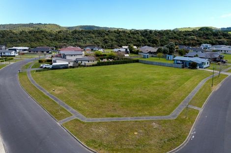 Photo of property in 2 Pukeko Way, Kinloch, Taupo, 3377