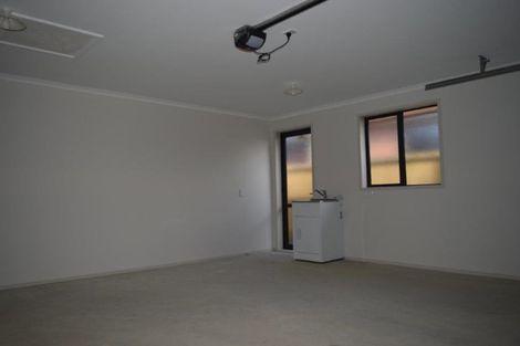 Photo of property in 4 Max Landing, Grandview Heights, Hamilton, 3200