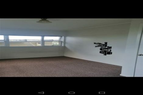 Photo of property in 71 College Road, Northcote, Auckland, 0627