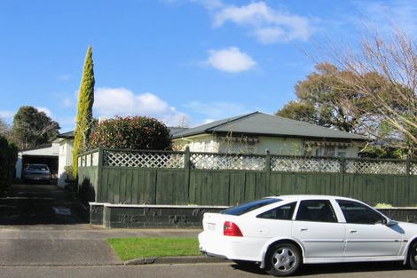 Photo of property in 5 Surrey Crescent, Hokowhitu, Palmerston North, 4410