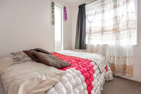 Photo of property in 27 Caernarvon Drive, Flaxmere, Hastings, 4120