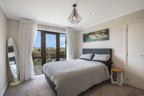 Photo of property in 12 Aoraki Rise, Aotea, Porirua, 5024