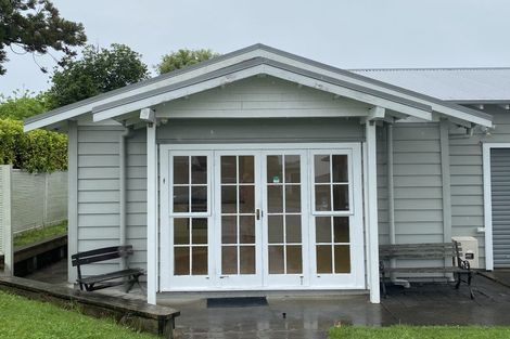 Photo of property in 18 Beresford Street, Bayswater, Auckland, 0622