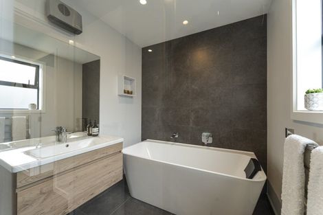 Photo of property in 1 Smitham Drive, Cromwell, 9310