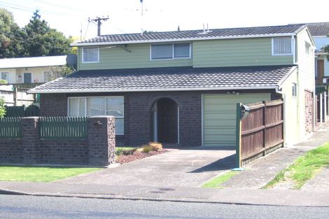 Photo of property in 1/13 Manuka Road, Bayview, Auckland, 0629