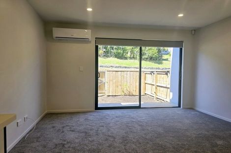 Photo of property in 2/11 Seymour Road, Sunnyvale, Auckland, 0612