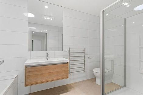 Photo of property in 6 Verde Lane, Rosehill, 2113