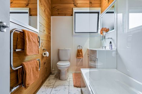 Photo of property in 92 Poaka Avenue, Dinsdale, Hamilton, 3204