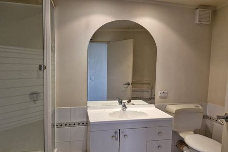 Photo of property in 566h Adelaide Road, Berhampore, Wellington, 6023