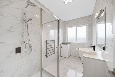 Photo of property in 24 Kilmacrennan Drive, Rosehill, Papakura, 2113