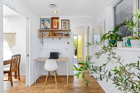 Photo of property in 26 Doment Crescent, Orewa, 0931