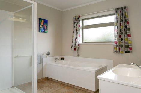 Photo of property in 95 Grace Crescent, Richmond Heights, Taupo, 3330