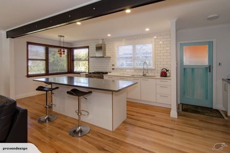 Photo of property in 16 Walton Avenue, Waikanae, 5036