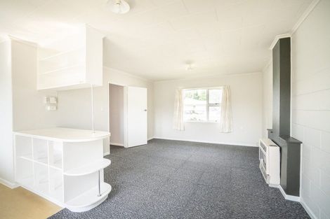 Photo of property in 3 Seddon Street, Takaro, Palmerston North, 4412