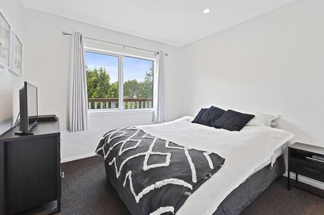 Photo of property in 33 Westhaven Drive, Tawa, Wellington, 5028