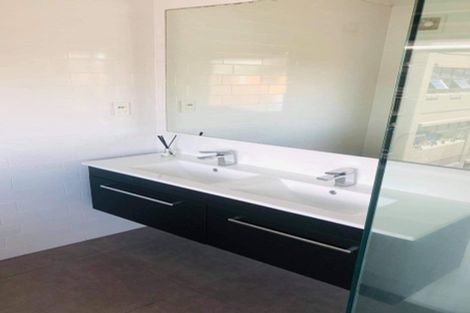 Photo of property in 2/30 Augustus Terrace, Parnell, Auckland, 1052