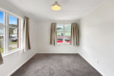 Photo of property in 68 Seddon Street, Naenae, Lower Hutt, 5011