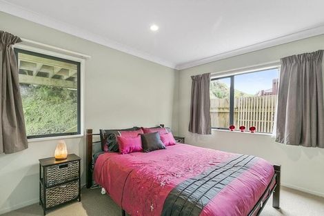 Photo of property in 28 Erlestoke Crescent, Churton Park, Wellington, 6037