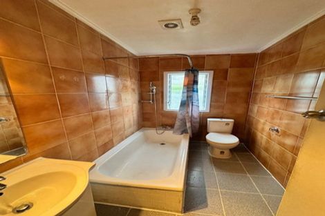 Photo of property in 109 Woodglen Road, Glen Eden, Auckland, 0602