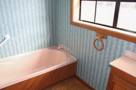 Photo of property in 14 Bridge Street, Tuatapere, 9620