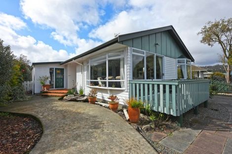 Photo of property in 5 Parera Grove, Heretaunga, Upper Hutt, 5018