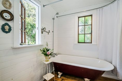 Photo of property in 24a Cautley Street, Stanley Point, Auckland, 0624